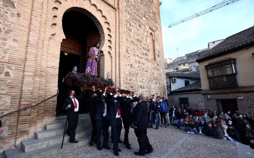 La Hermandad completa con éxito su primera Estación Penitencial del Sábado de Pasión